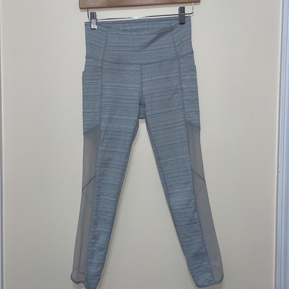 Athleta High Rise Jacquard Mesh Chat to Town Capri leggings - Picture 4 of 14